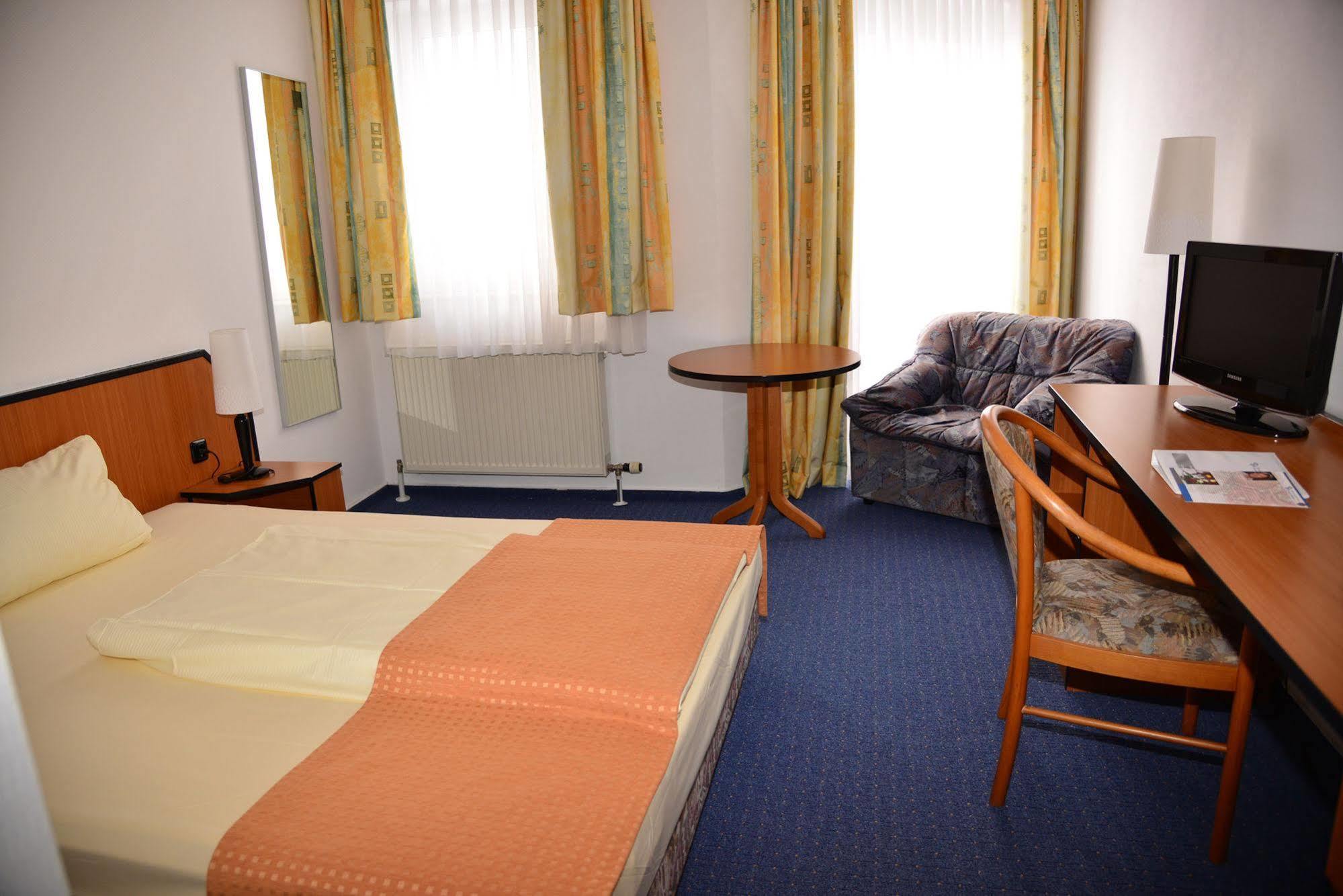Trip Inn Kongresshotel Frankfurt-Rodgau Bagian luar foto